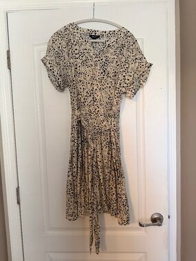 Simply Vera Wang cream and black dress size L